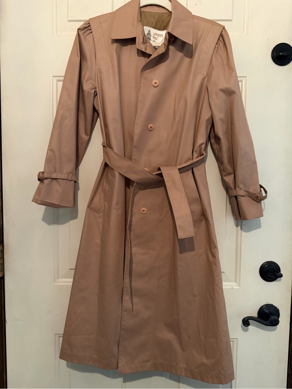 London Fog vintage Women’s Tan Trench Coat with Belt